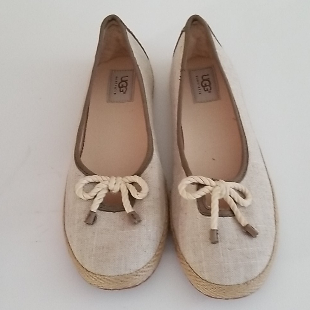 UGG LADIES FLAT SHOES